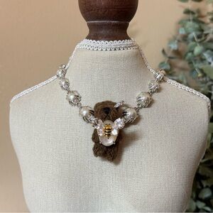 YVMIN Teddy Bear bee pearl necklace